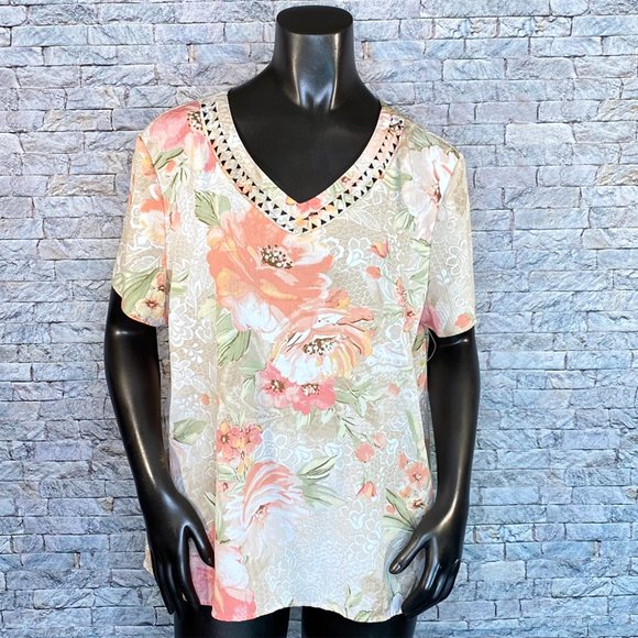 Alfred Dunner Tops - Alfred Dunner Floral Blouse Size 18 V-Neck Embellished Neckline